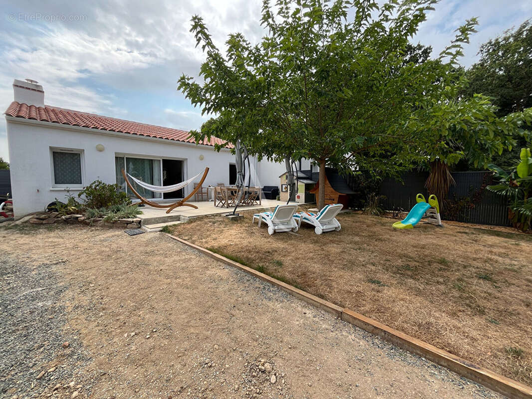 Maison  3 chambres - 2018 - LANDERONDE - photo 14