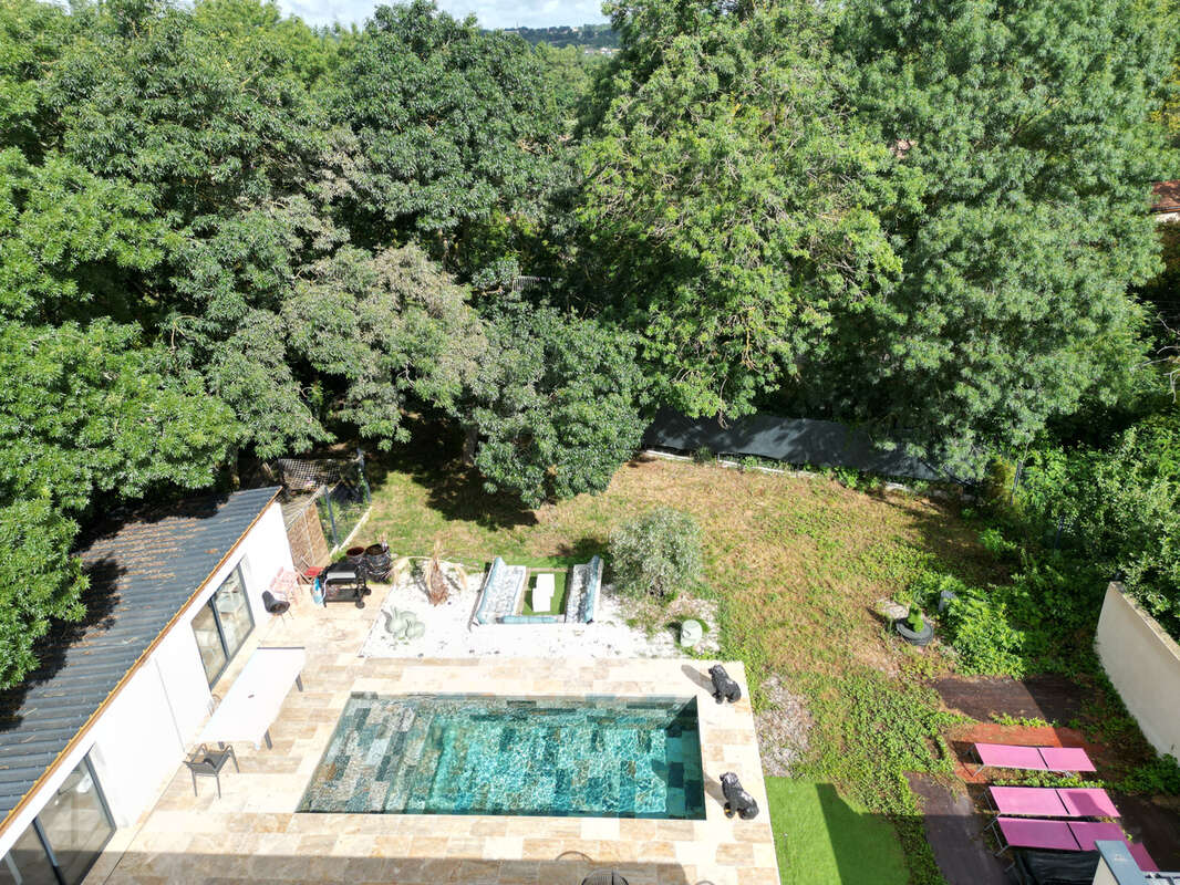 Maison à MONTAIGUT-SUR-SAVE