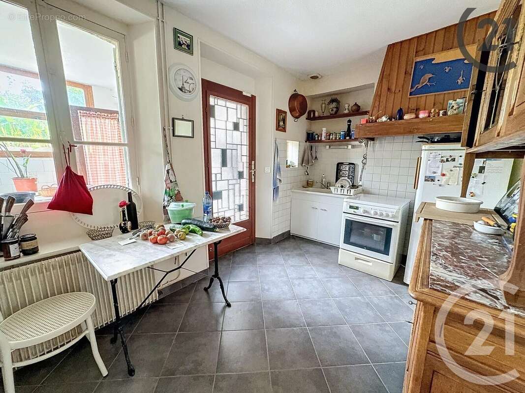 Maison à MONTCEAUX-LES-PROVINS