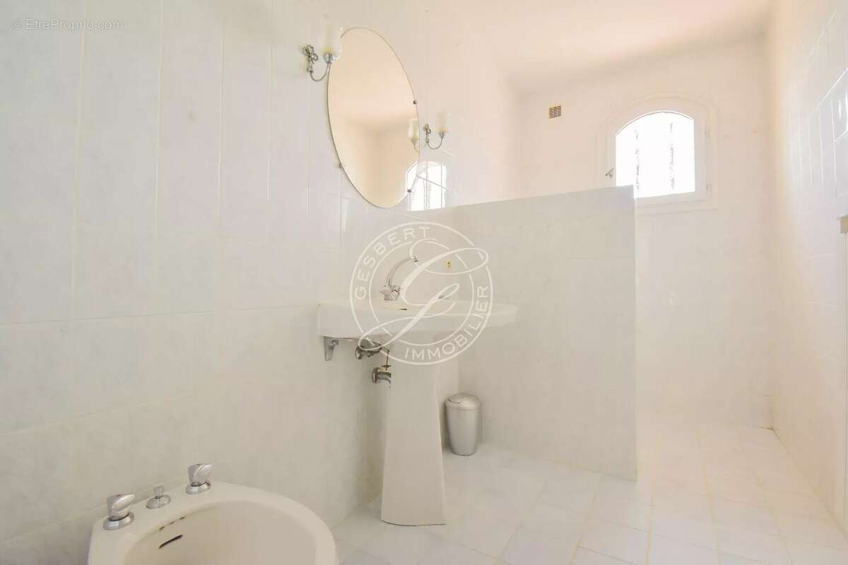 Maison avec vue panoramique et piscine à débordement – Domaine de Saint-Pierre de Tourtour - photo 18