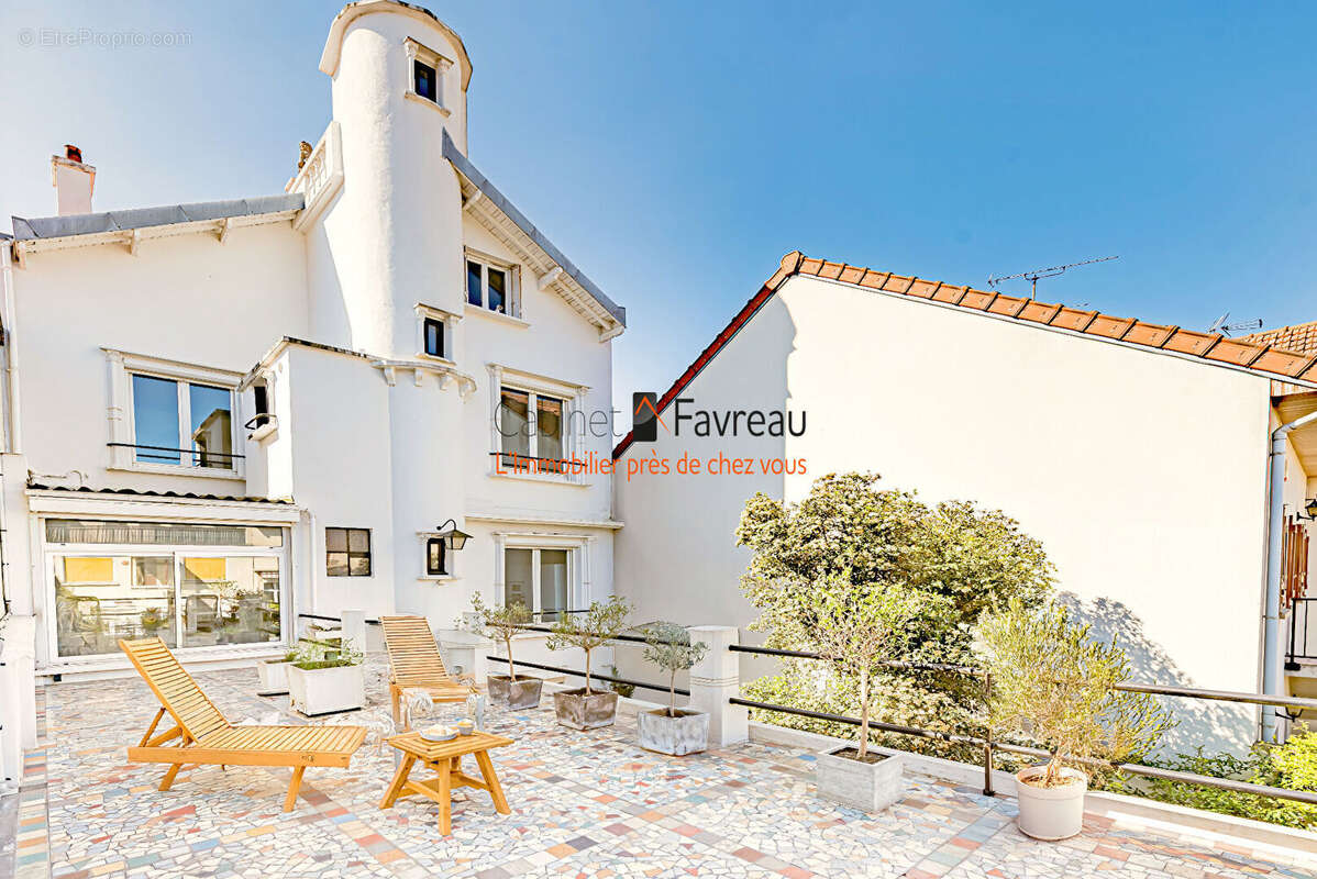 Maison à L&#039;HAY-LES-ROSES