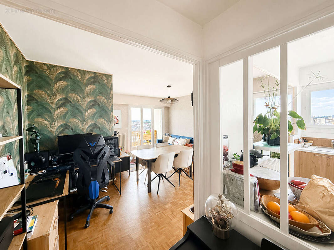 TOURS - Appartement de type 3 de 66.80 m² avec cave et parking - photo 7
