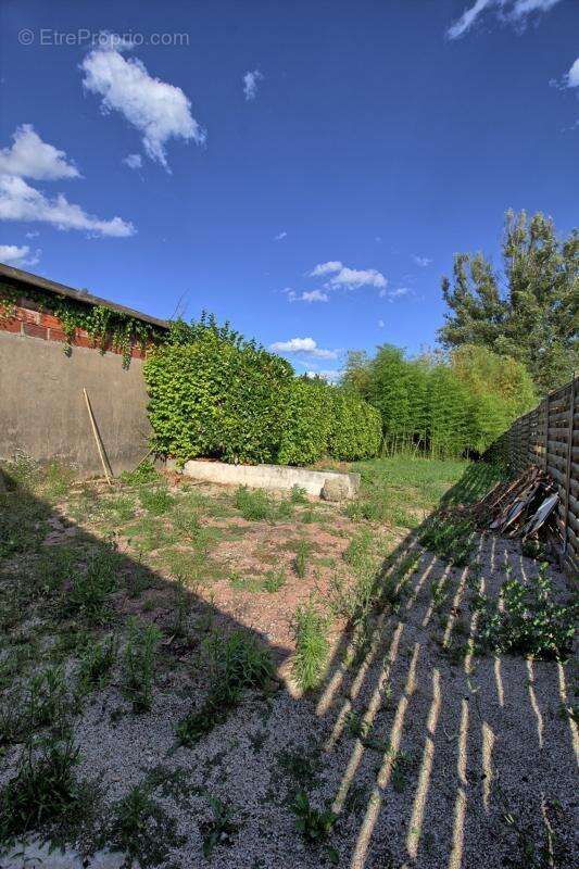 Immeuble de rapport avec 2 appartements et une maison - photo 15