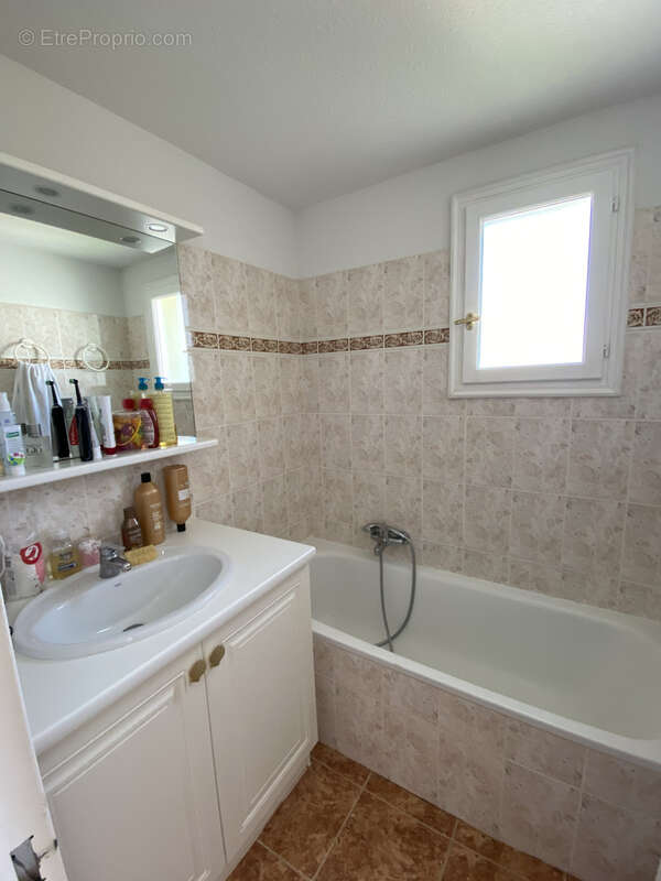 Maison à ROQUEBRUNE-SUR-ARGENS