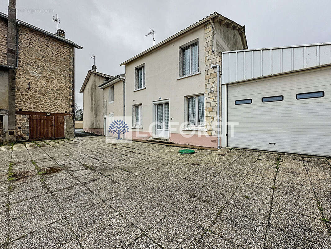Maison à VASLES
