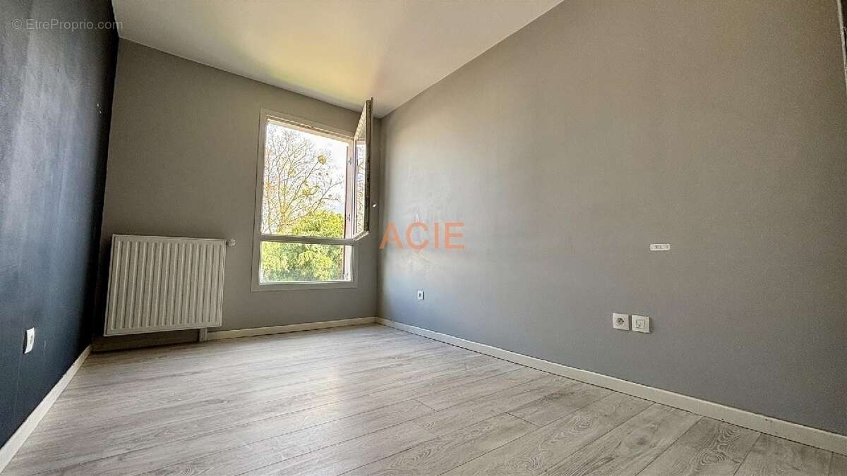Appartement à LOUVRES