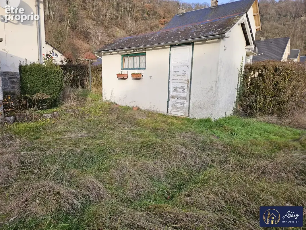 Maison 4 pièces CHAMPS-SUR-TARENTAINE (Cantal)