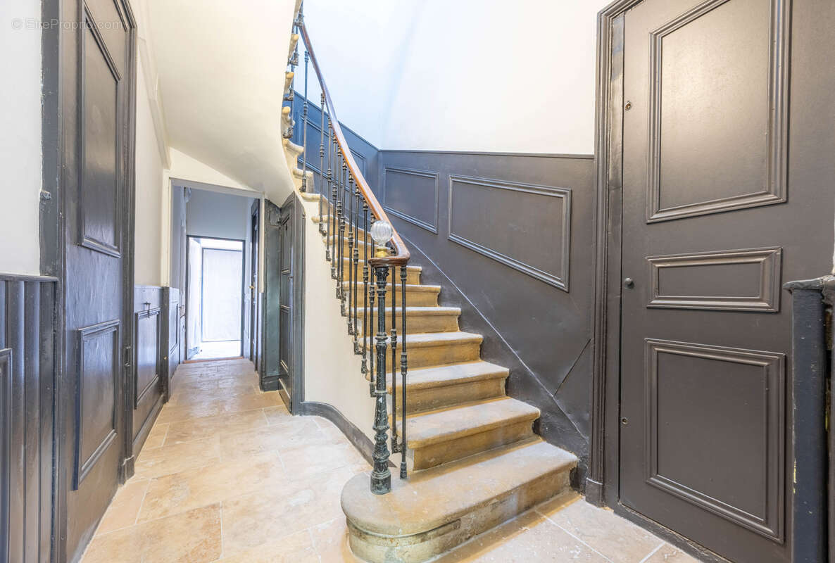 APPARTEMENT T2 - quartier Croix Blanche / Parc Bordelais - photo 9