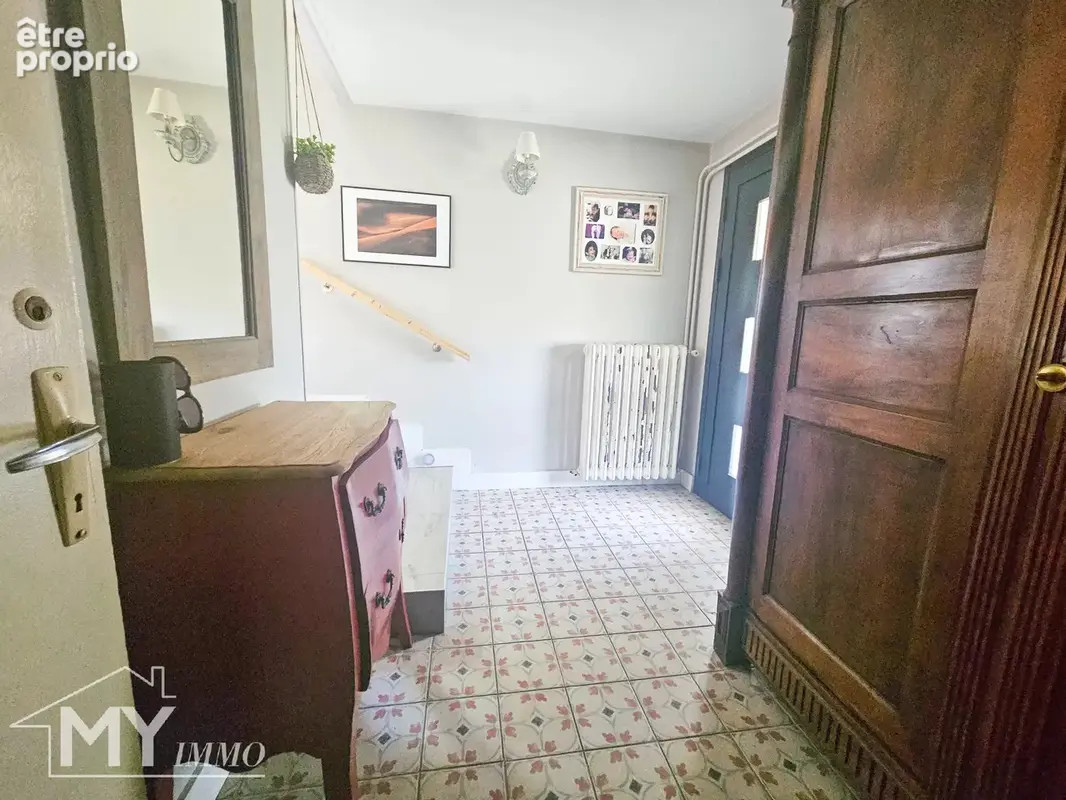 PINEUILH – Maison familiale avec piscine, spa et beaux espaces extérieurs - photo 11