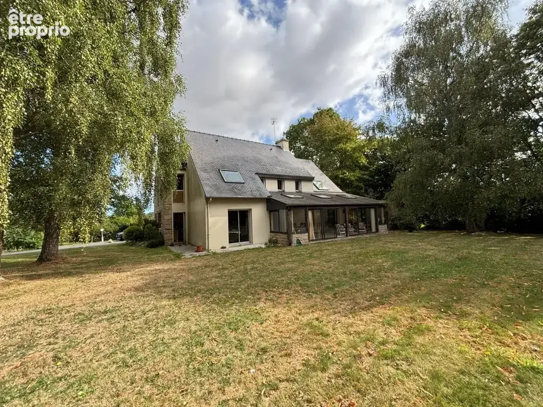 Maison à LA ROCHE-DERRIEN