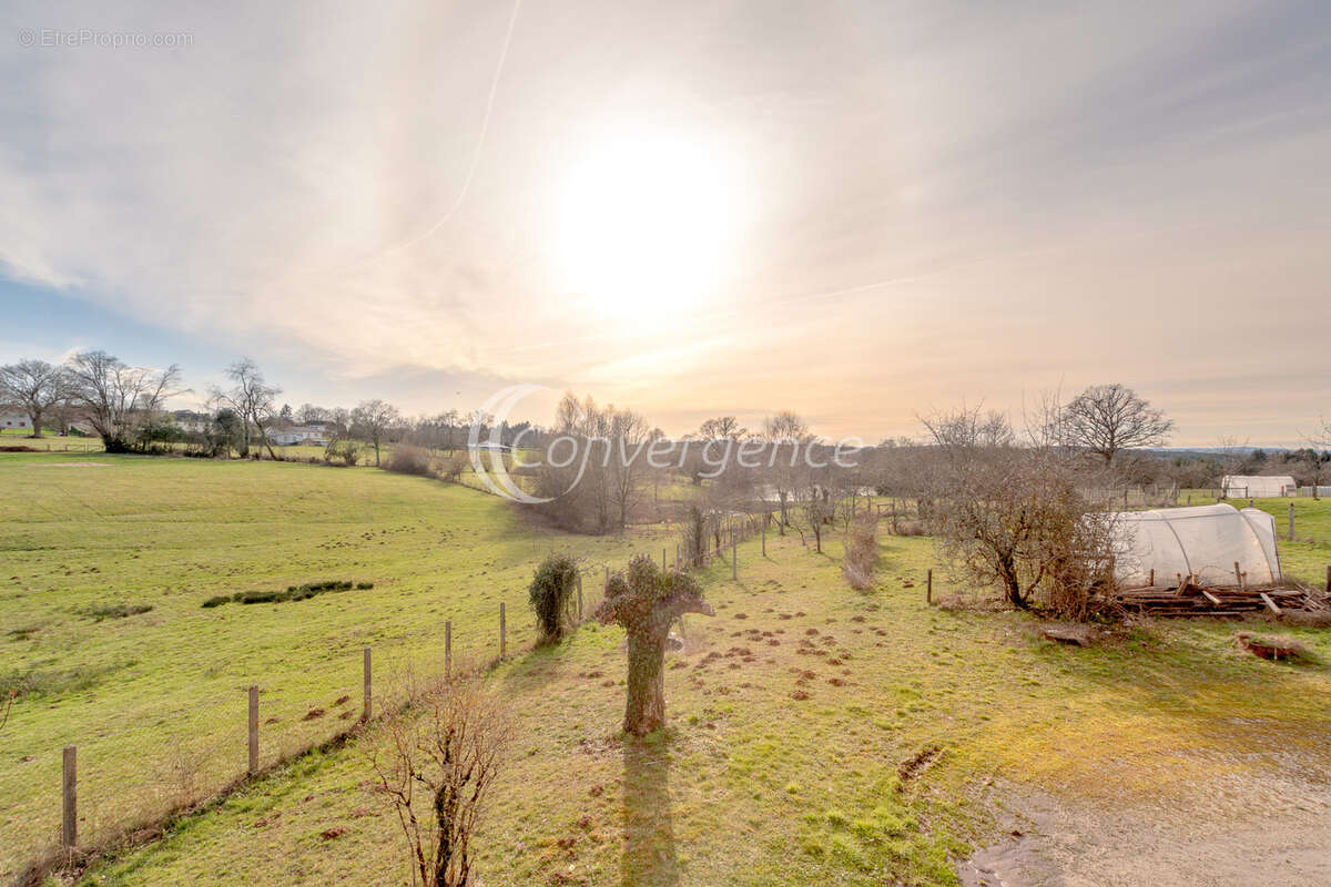 Maison à MAGNAC-BOURG