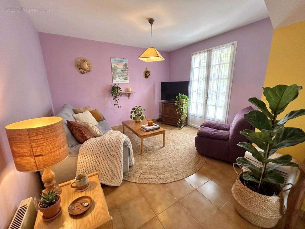 Appartement à GREOUX-LES-BAINS