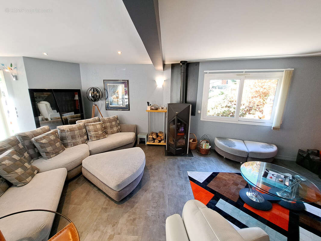 Belle Villa contemporaine, secteur résidentiel préservé de Sacconges - photo 9