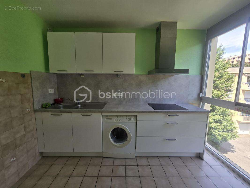  T2 lumineux avec balcon, vue imprenable sur un parc arboré – Résidence prisée Les Archers à Vizille - photo 11