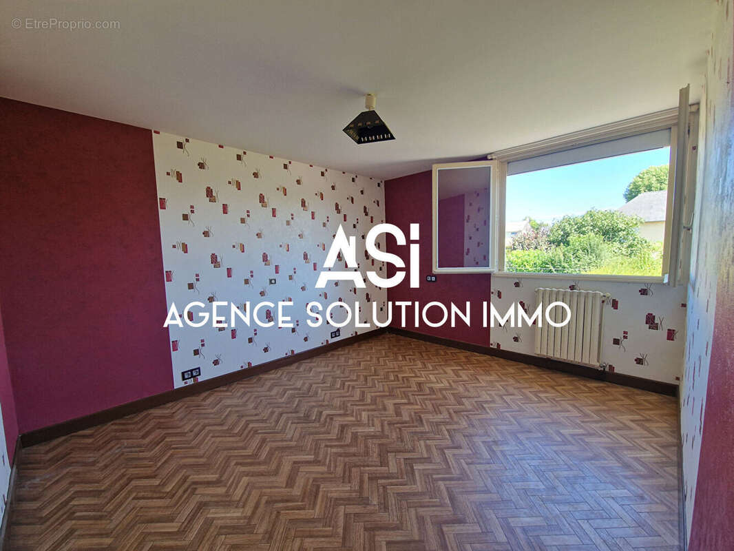 Maison à SAINT-PIERRE-LA-COUR