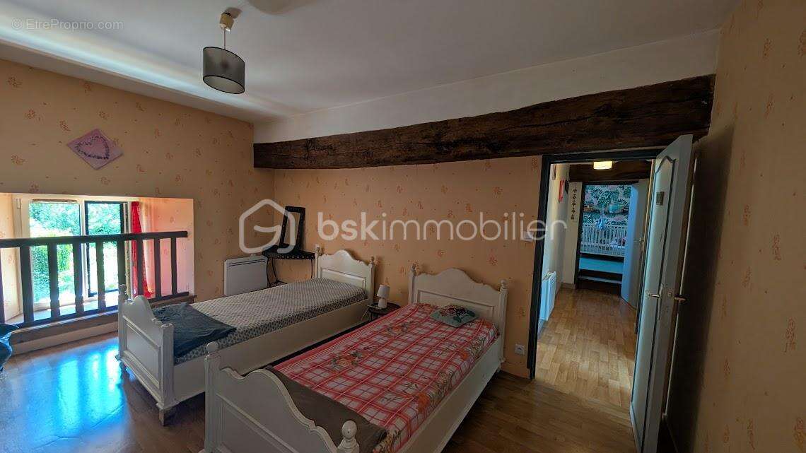Magnifique longere     127m²  3 chambres  charme a l'ancienne - photo 3
