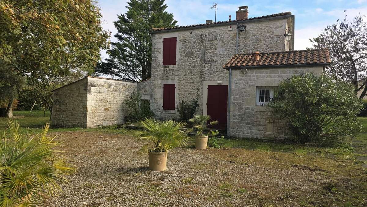 Maison à SAINT-NAZAIRE-SUR-CHARENTE