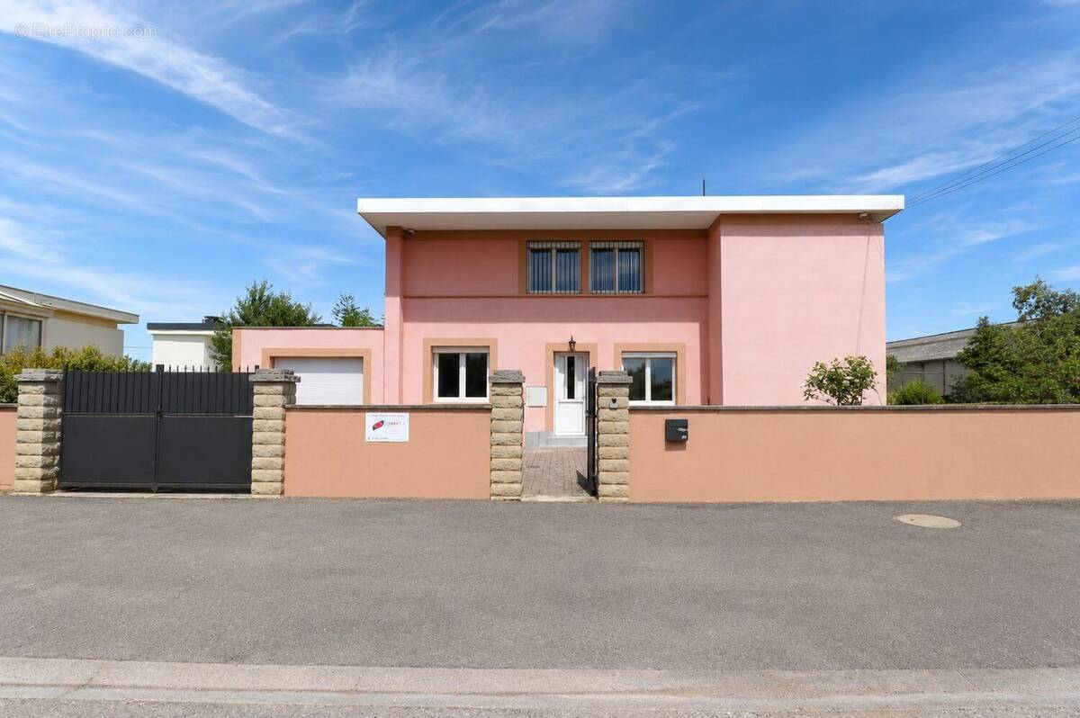 Maison à GENLIS
