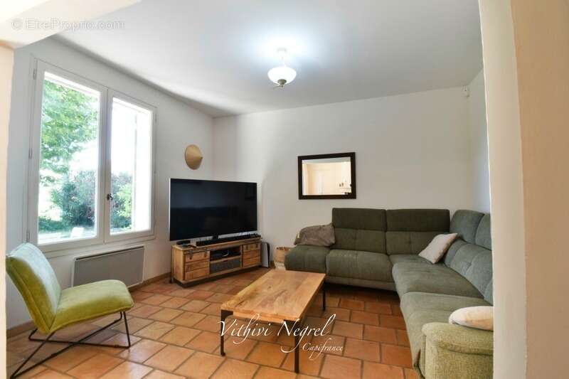 Propriété à vendre 8 pièces et annexe  MOURIES (13) - photo 6