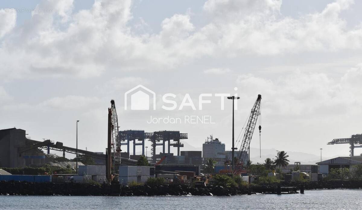 Photo 1 - Commerce à FORT-DE-FRANCE