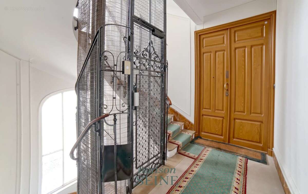 Appartement à NEUILLY-SUR-SEINE