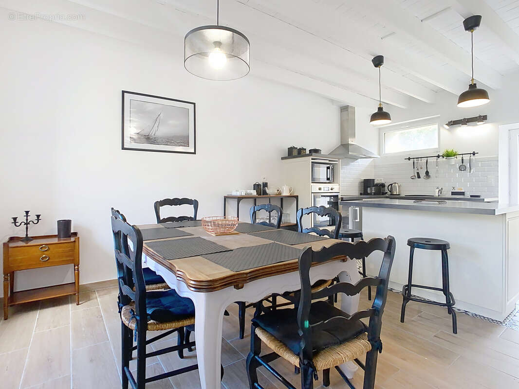 Maison à SAINTE-MARIE-DU-MONT