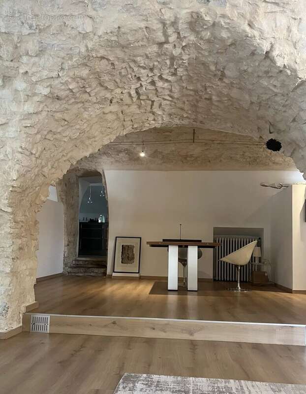 Appartement à ROQUEFORT-LES-PINS