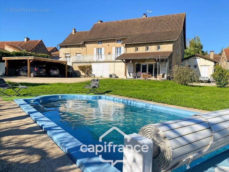 Maison à JUGY