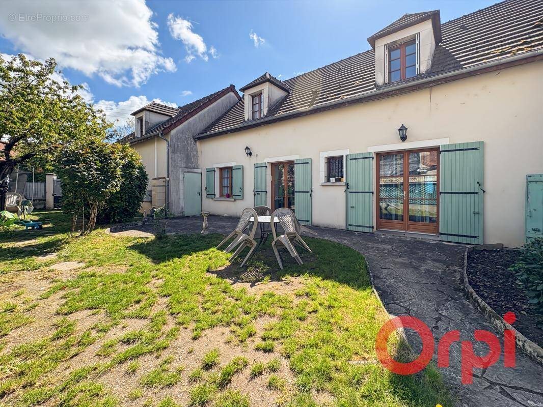 Maison à SAINT-AMAND-MONTROND