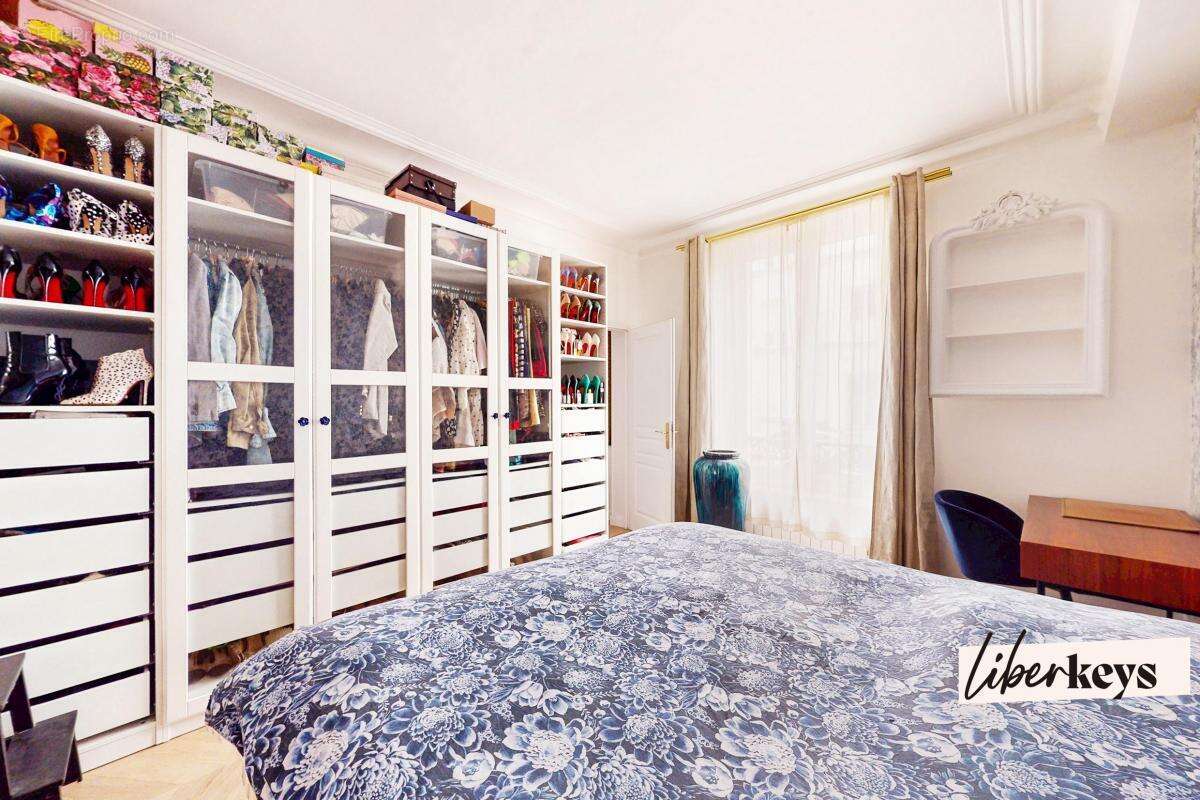 Appartement à NEUILLY-SUR-SEINE
