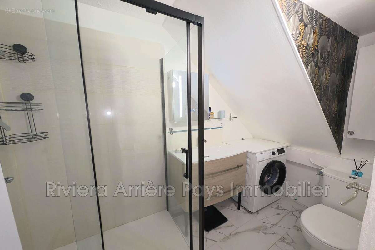 Appartement à PUGET-THENIERS