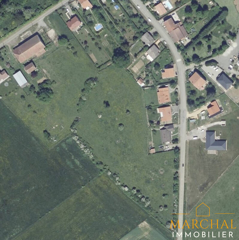 Terrain à SAINT-EPVRE