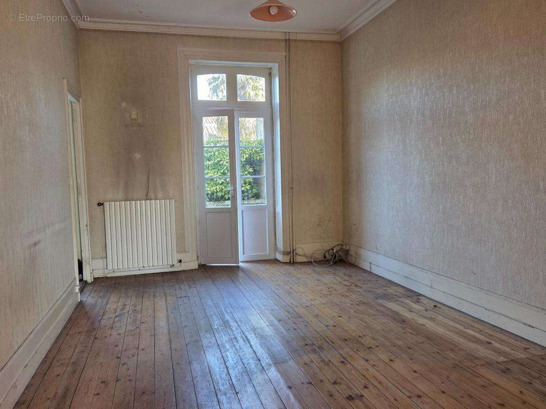 Maison à SAINT-JEAN-D&#039;ANGELY