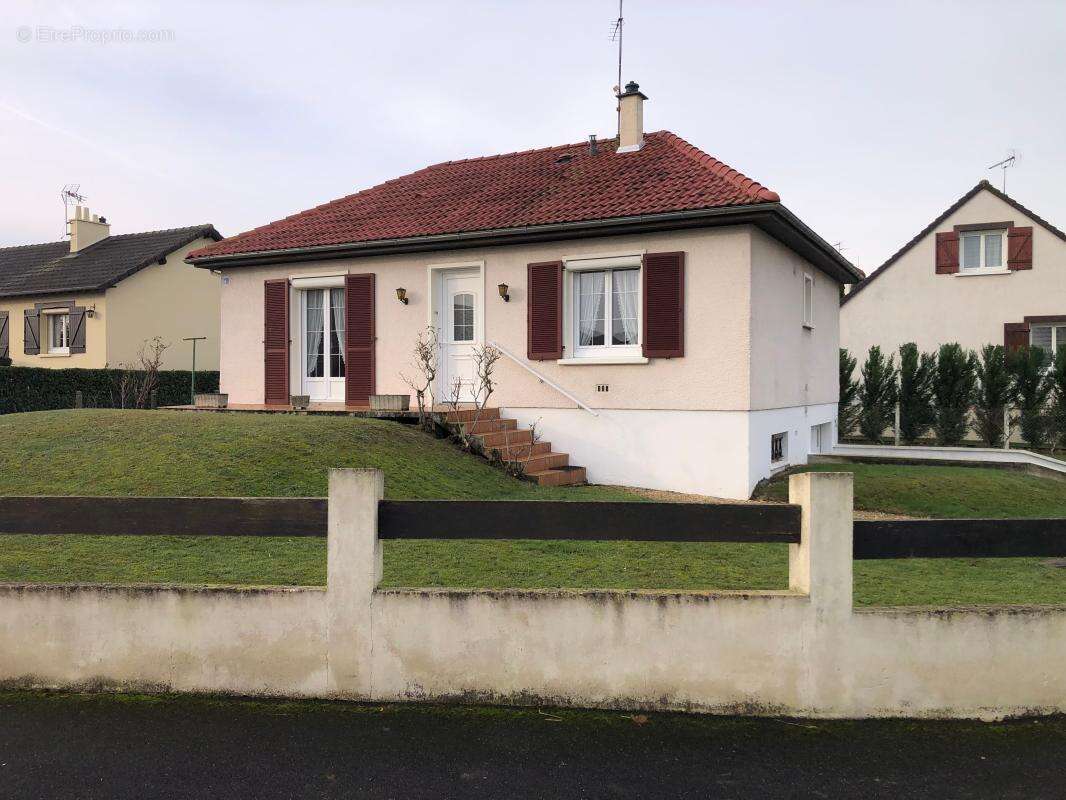 Maison à MEZIDON-CANON