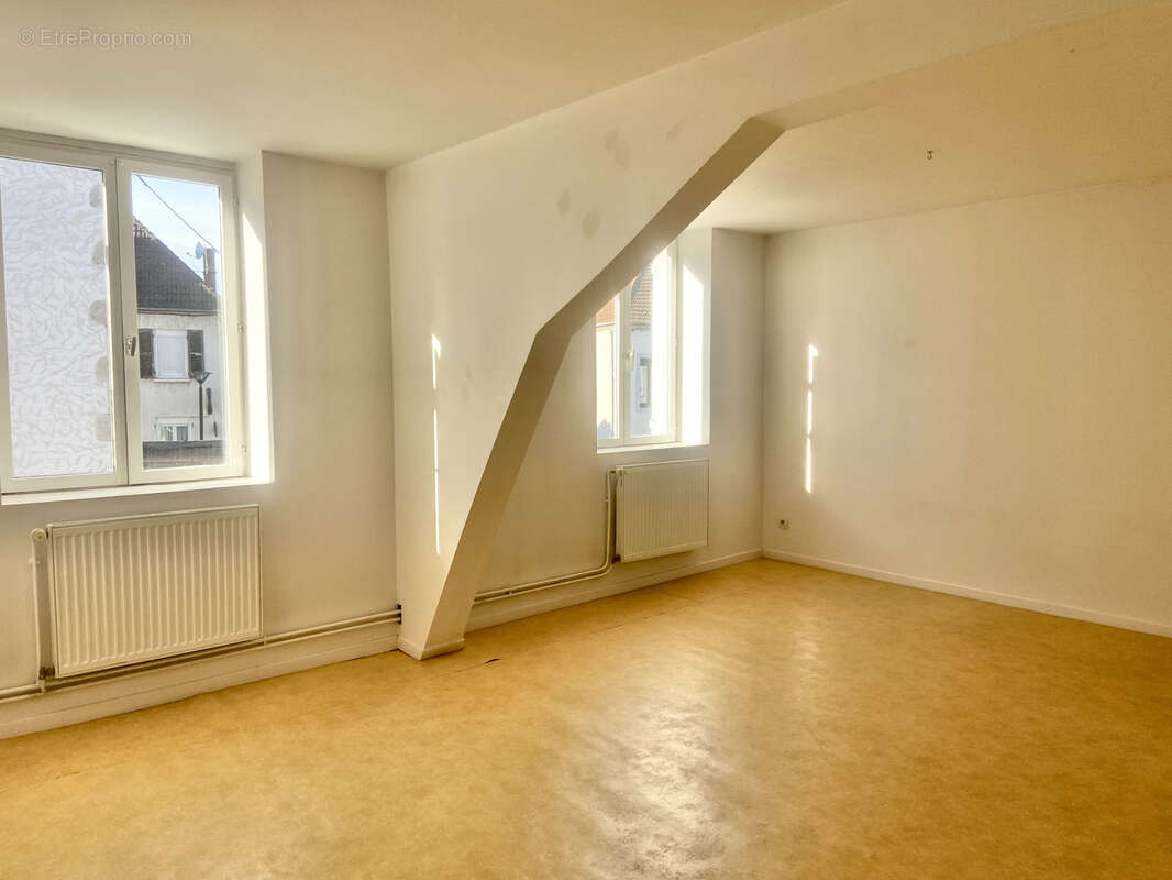 Appartement à SAINT-GERMAIN-DES-FOSSES