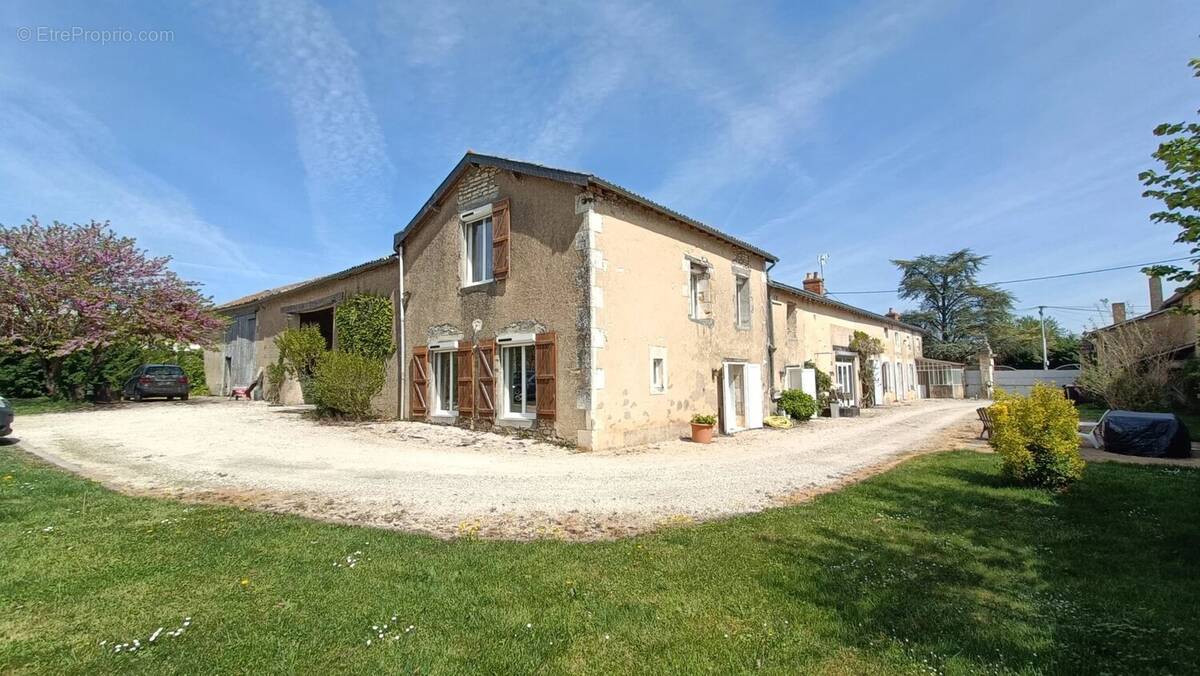 Maison à LE ROCHEREAU
