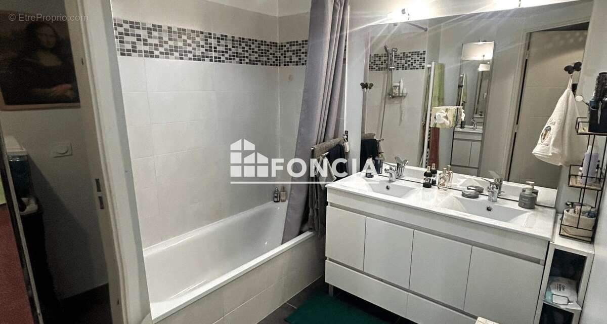 Appartement à MARSEILLE-4E