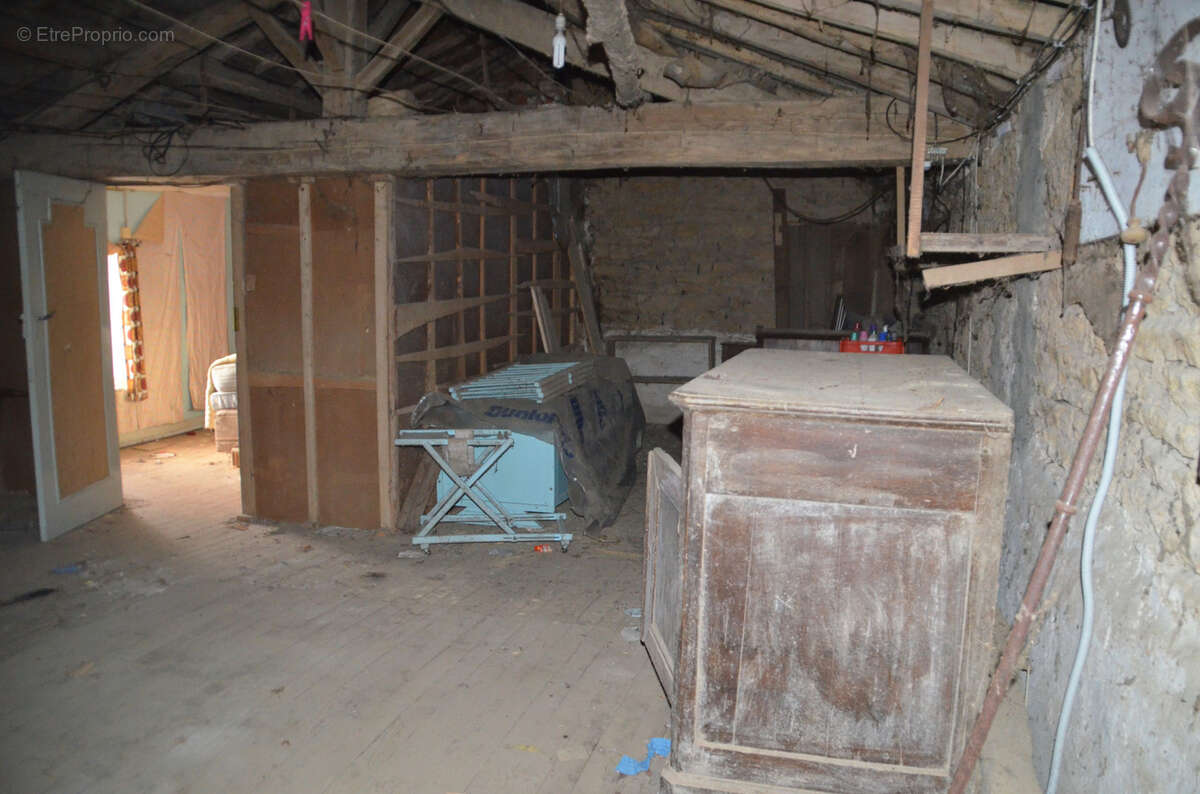 Maison à LA CHAPELLE-THEMER