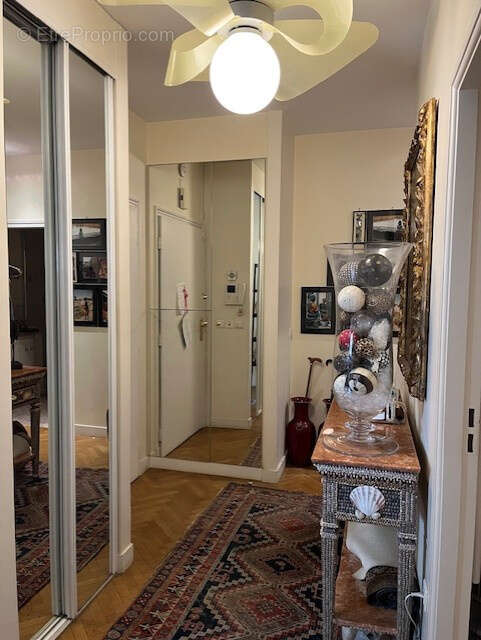 Appartement à PARIS-17E