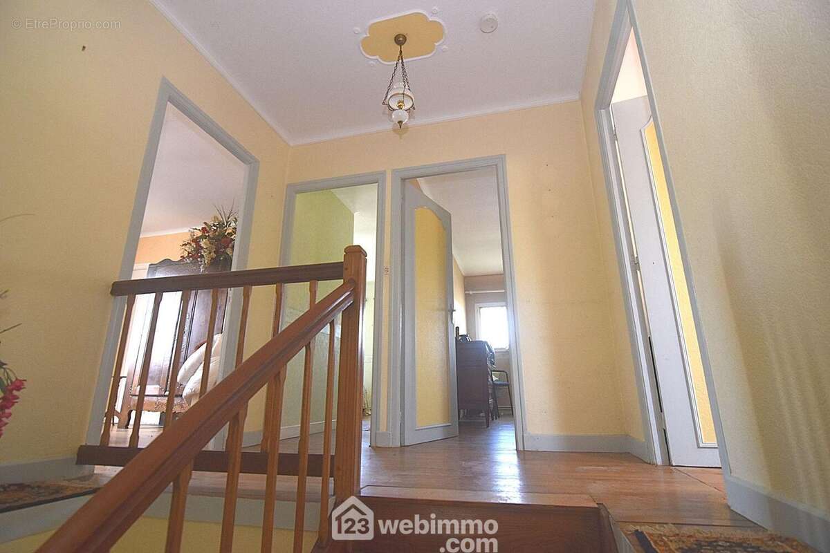 Maison à PLOUNEVEZ-QUINTIN