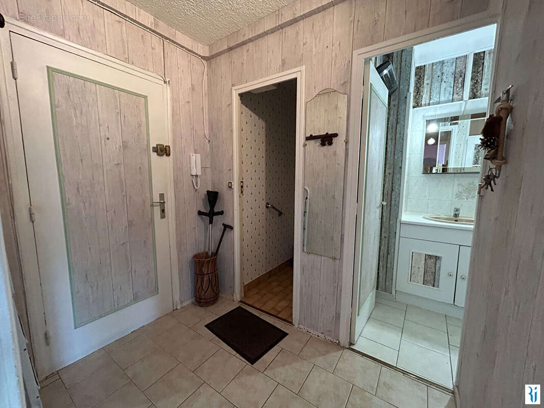 Appartement à MONT-SAINT-AIGNAN
