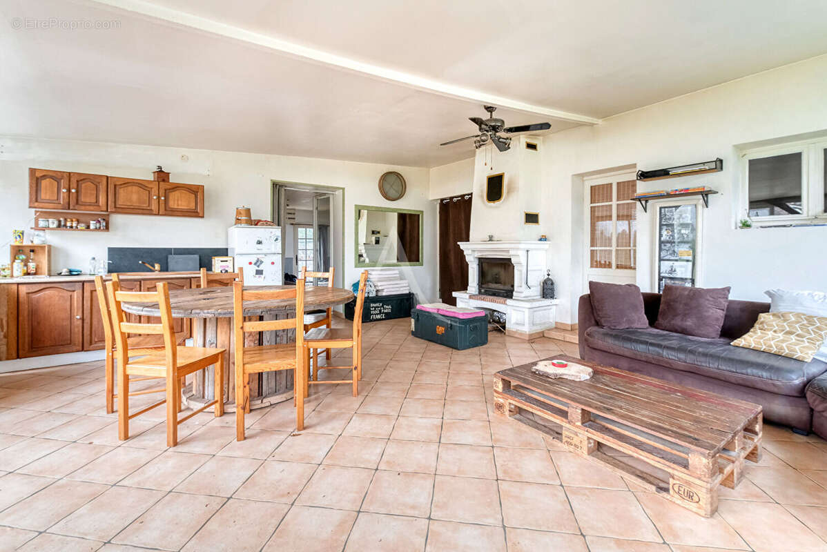 Maison à DOUE-LA-FONTAINE