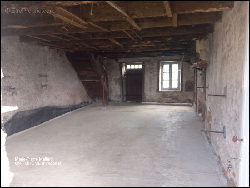 Charmante maison mitoyenne à rénover avec grange attenante – Laissez libre cours à vos projets ! - photo 15