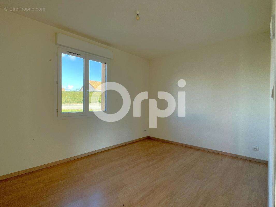 Maison à LA CROISILLE