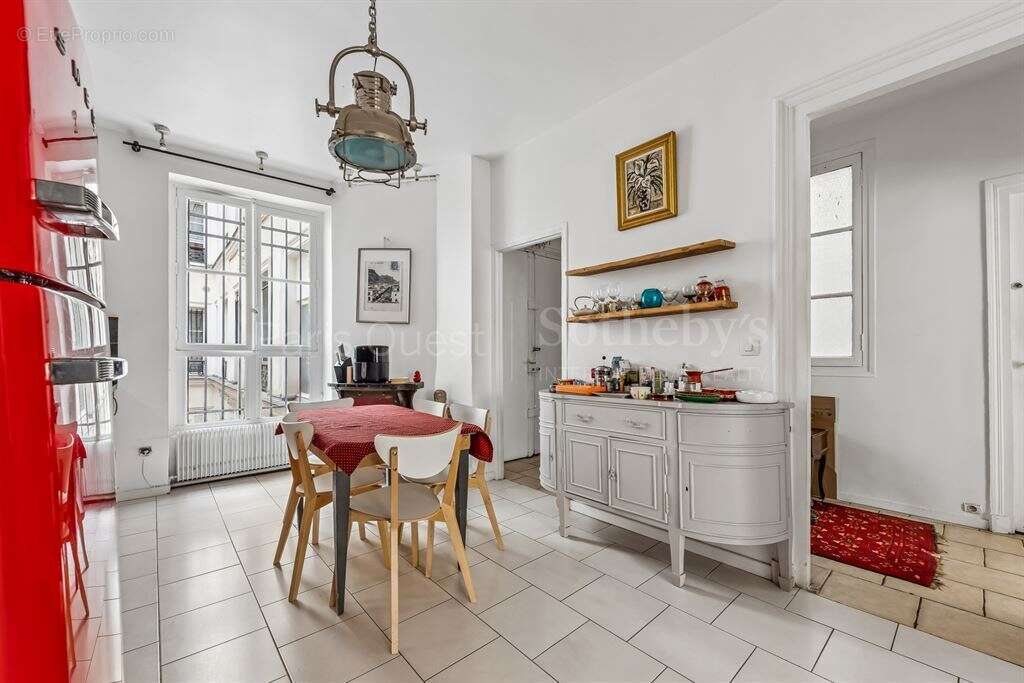 Appartement à PARIS-8E
