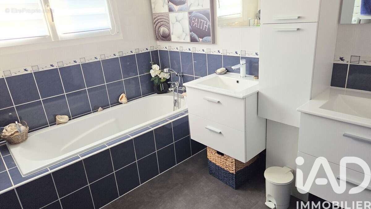 Maison 140 m² à Bayas  - photo 5