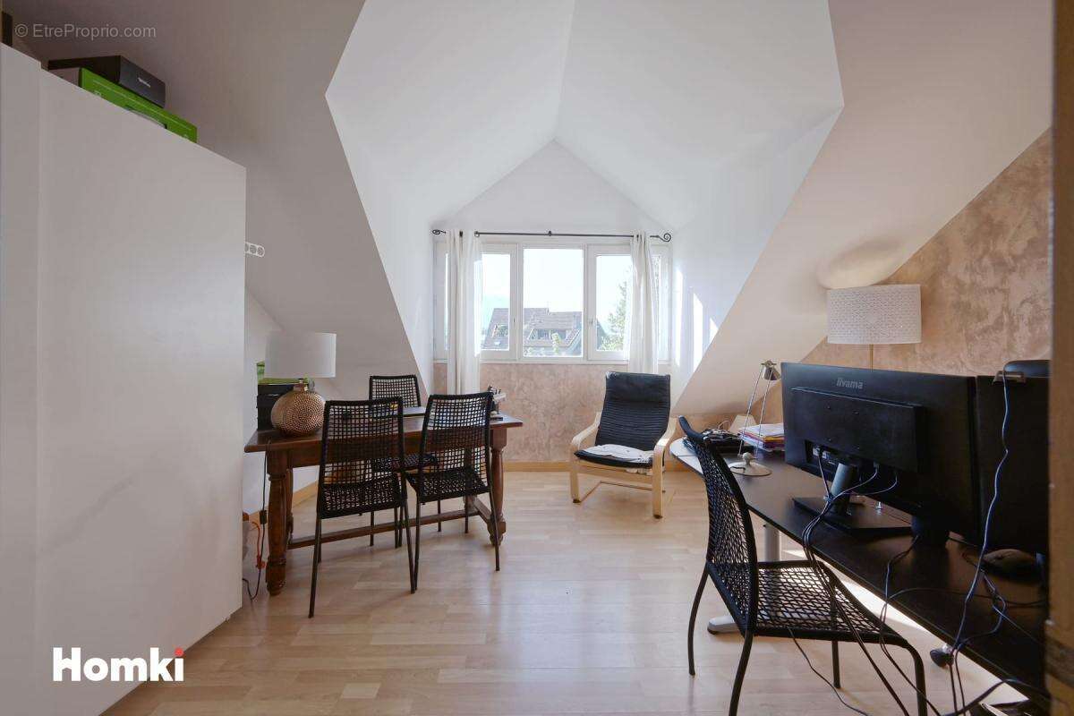 Appartement à POISAT