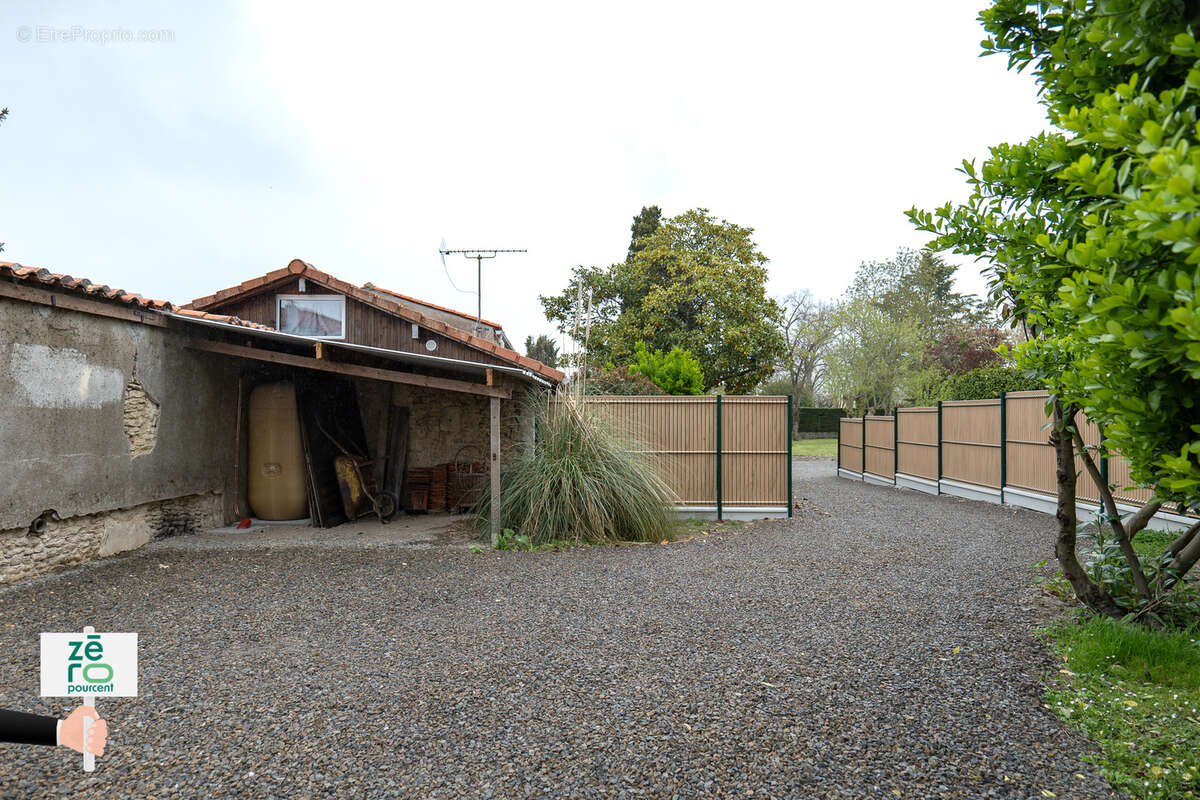 Maison à CHAMPAGNE-LES-MARAIS