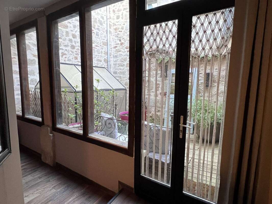 Opportunité dans Centre Historique Maison avec terrasse ... - photo 6