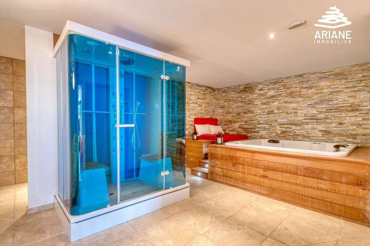 Maison à SAINT-GENIS-LAVAL